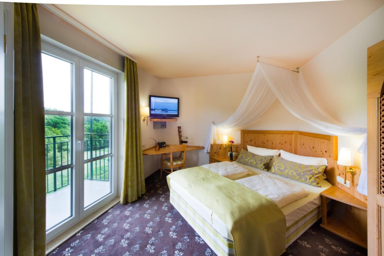 Akzent Waldhotel Rheingau Гайзенхайм Экстерьер фото
