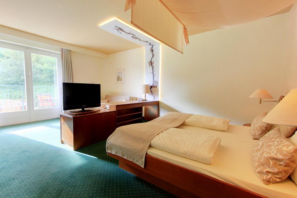 Akzent Waldhotel Rheingau Гайзенхайм Экстерьер фото