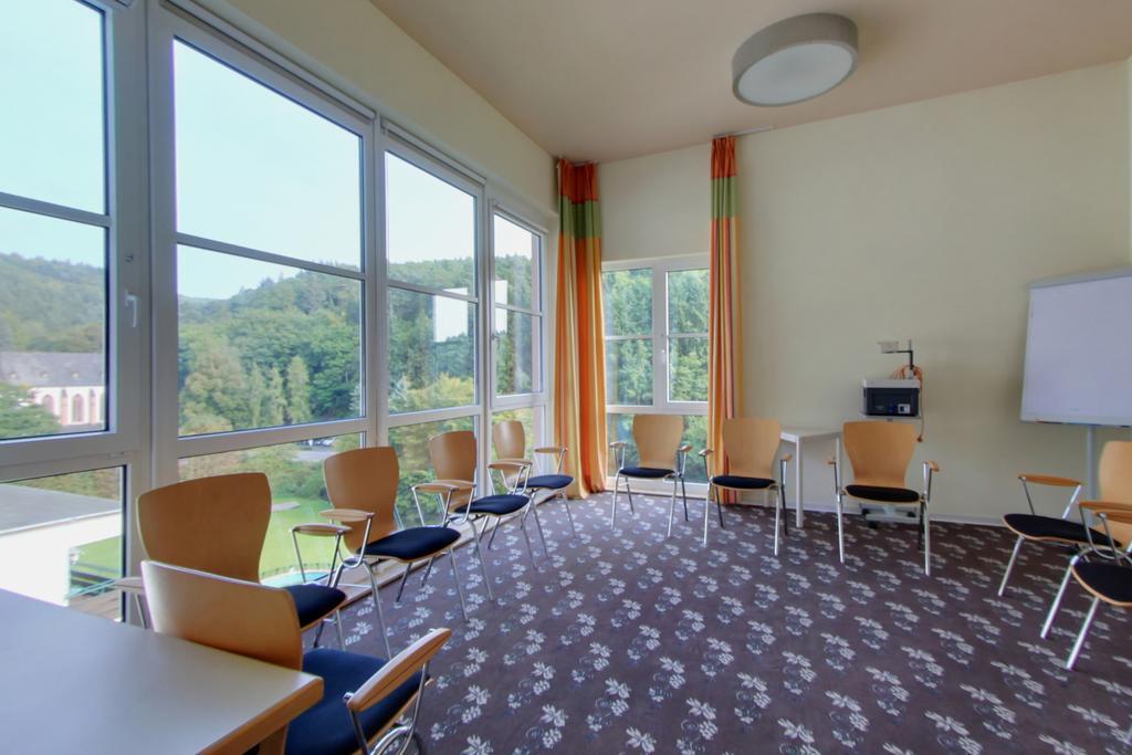 Akzent Waldhotel Rheingau Гайзенхайм Экстерьер фото
