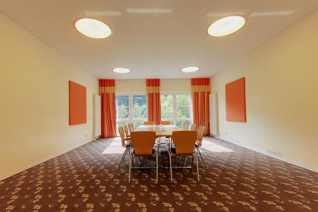 Akzent Waldhotel Rheingau Гайзенхайм Экстерьер фото