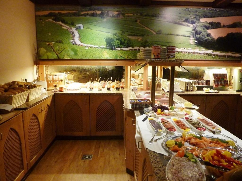 Akzent Waldhotel Rheingau Гайзенхайм Экстерьер фото
