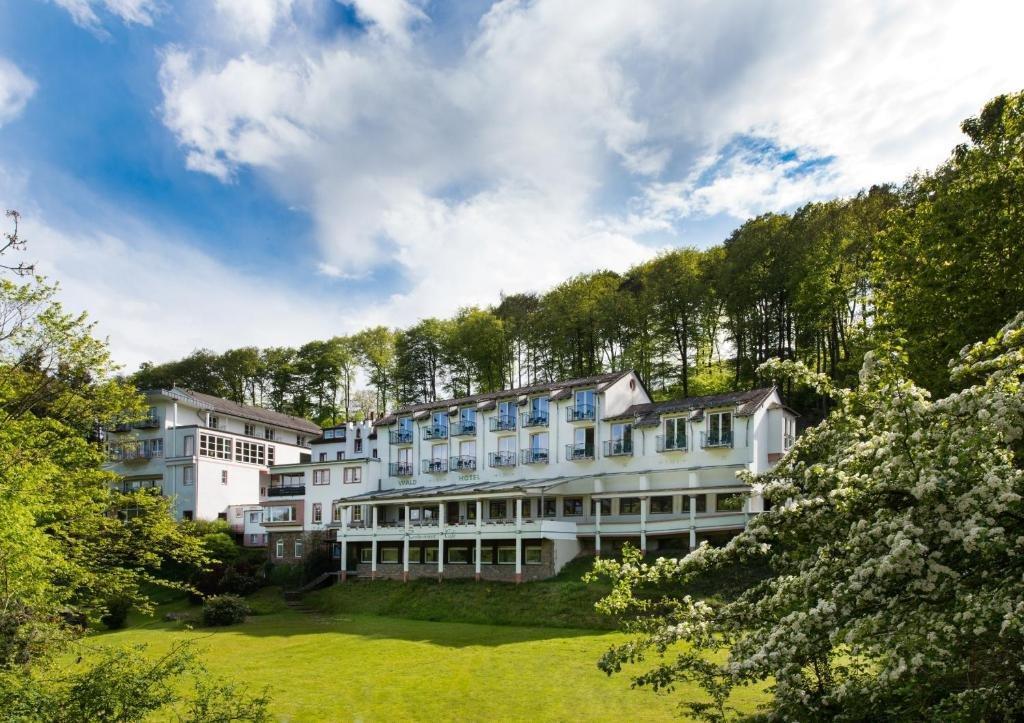 Akzent Waldhotel Rheingau Гайзенхайм Экстерьер фото