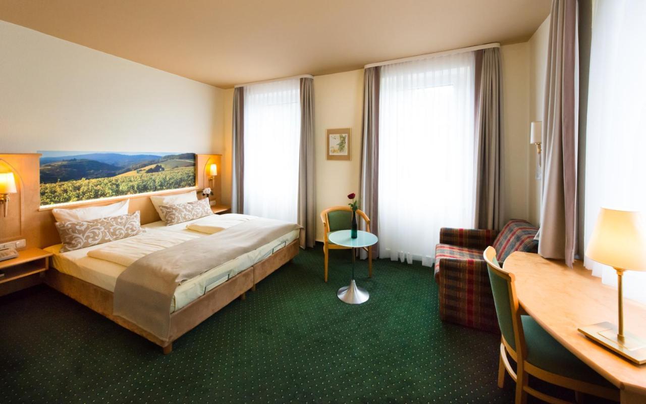 Akzent Waldhotel Rheingau Гайзенхайм Экстерьер фото